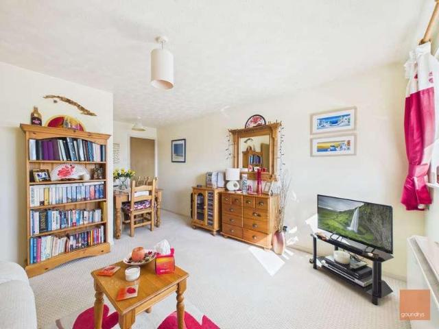 Flat for sale in Threemilestone