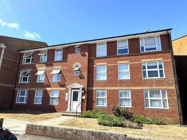 Flat for sale in Seaford, Iford