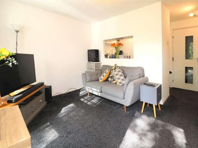 Flat for sale in Horsell, Woking