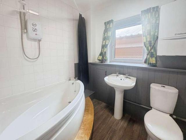Flat for sale in East Cowes, Isle Of Wight