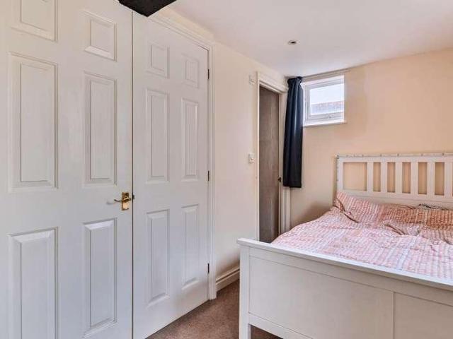 Flat for sale in Devizes, Wiltshire