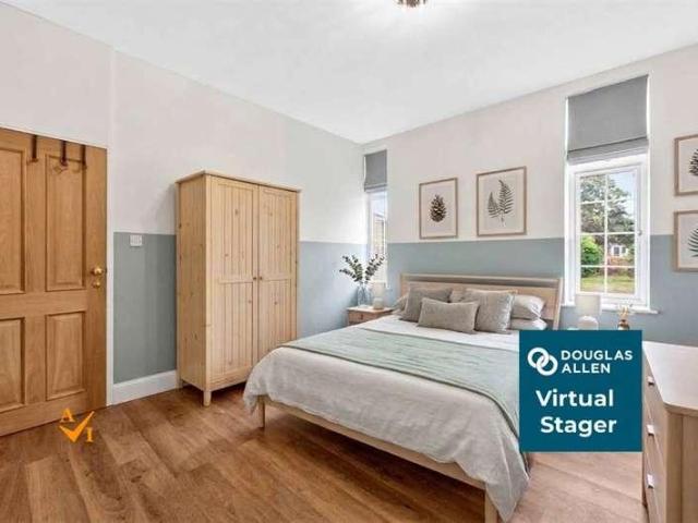 Flat for sale in Elm Park, Greater London