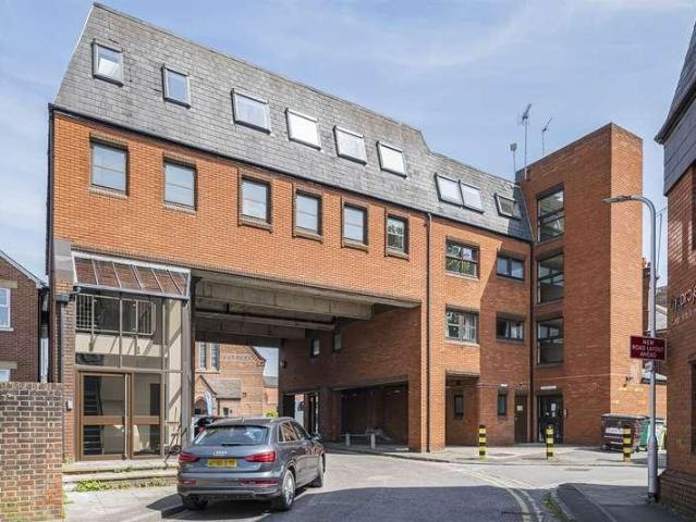 Flat for sale in Reading