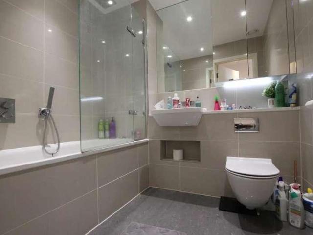 Flat for sale in London Borough of Croydon, Greater London