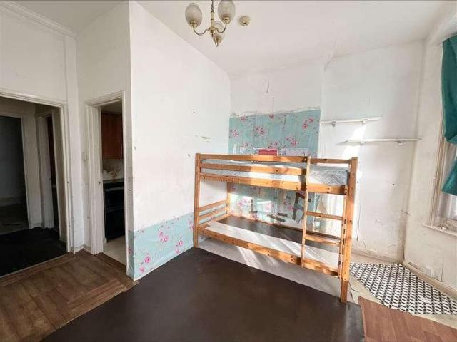 Flat for sale in Worthing, West Sussex