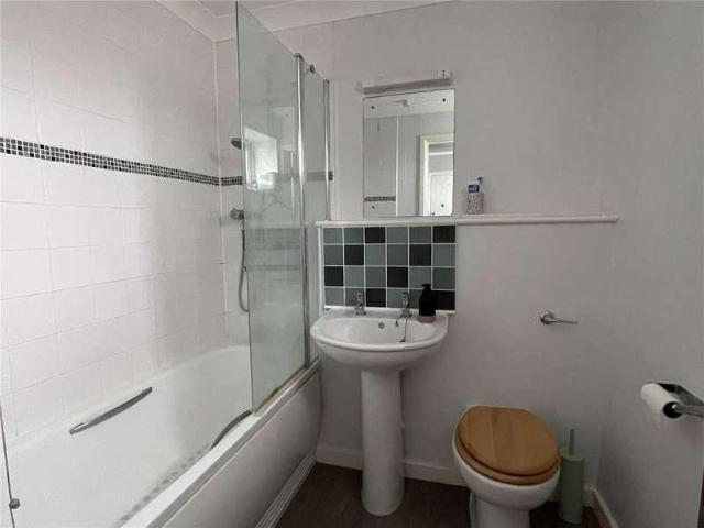 Flat for sale in Poole
