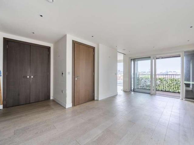 Flat for sale in Greater London