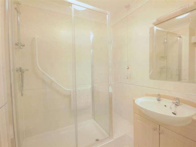 Flat for sale in Stone, Baswich