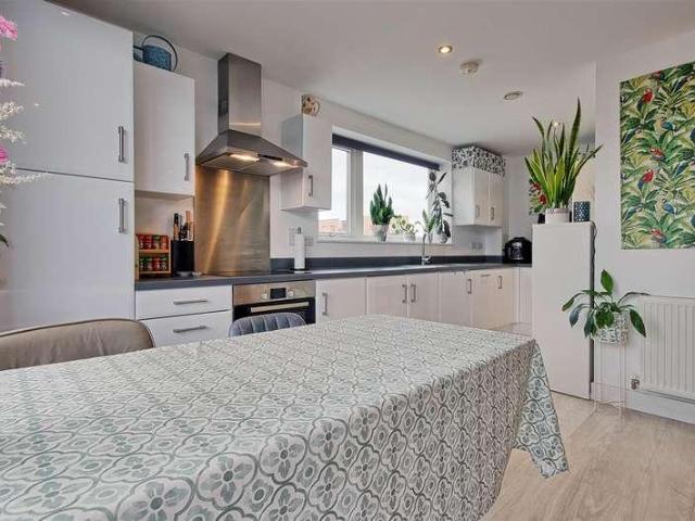 Flat for sale in Arbury, Cambridgeshire