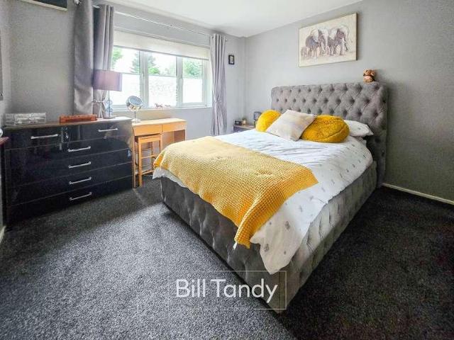 Flat for sale in Lichfield, Boley Park