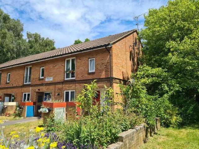Flat for sale in Lordshill, City Of Southampton