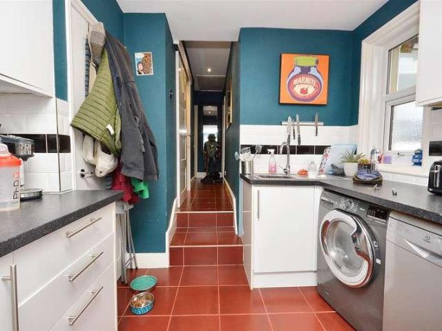 Flat for sale in Roselands, Eastbourne