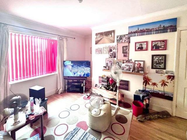Flat for sale in Hull, City Of Kingston Upon Hull