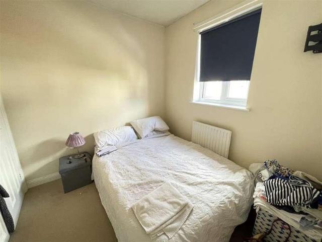 Flat for sale in Salisbury, Wiltshire