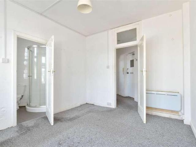 Flat for sale in Round Hill, Brighton & Hove