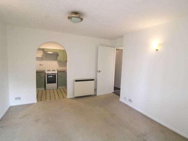 Flat for sale in Cranborne, Potters Bar