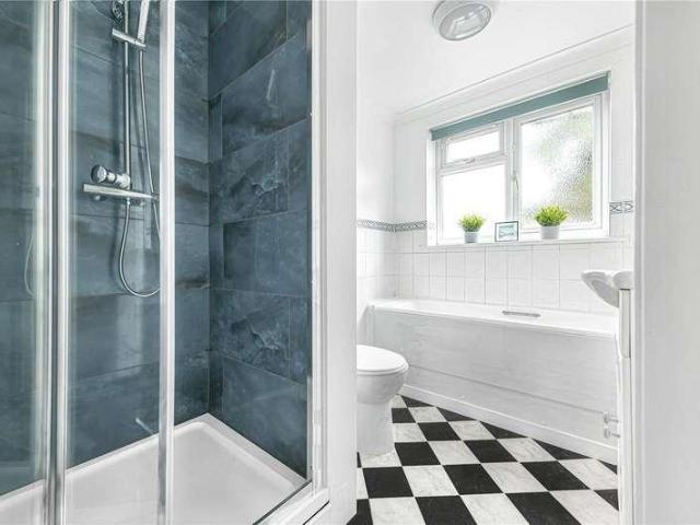 Flat for sale in Greater London