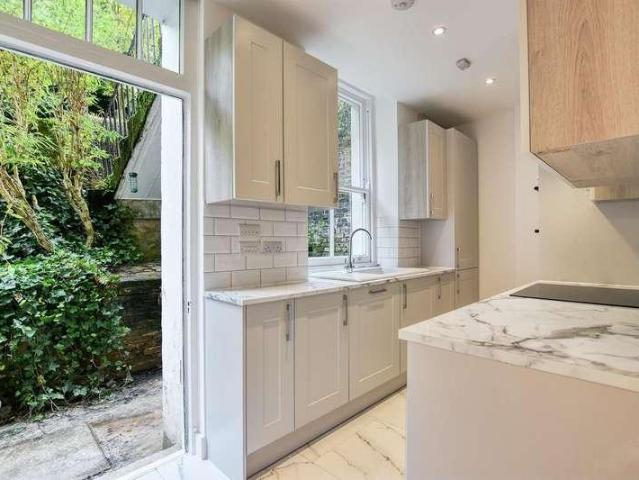 Flat for sale in Maida Vale, Greater London