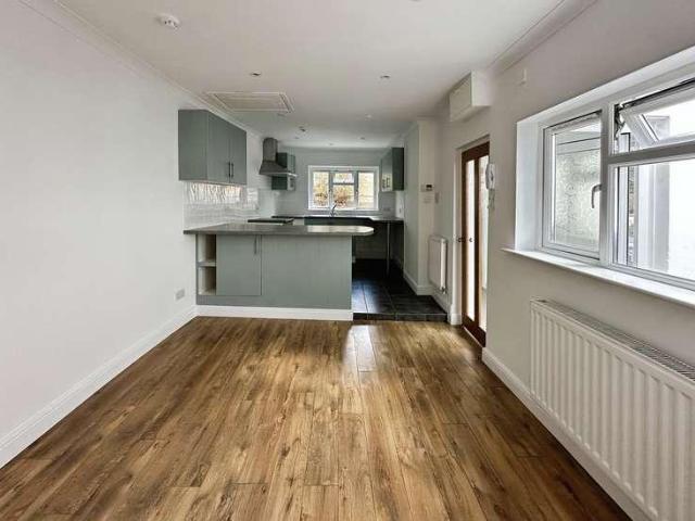 Flat for sale in Withycombe, Budlake