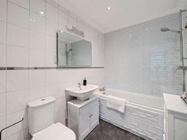 Flat for sale in Bromley Park, Greater London