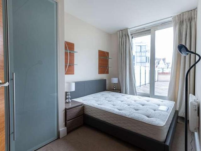 Flat for sale in Paddington, Greater London