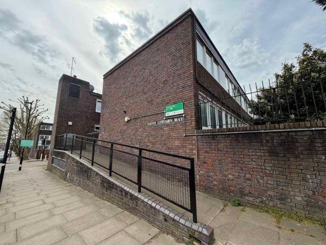 Flat for sale in London Borough of Islington, Greater London