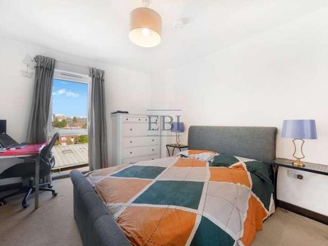 Flat for sale in Roding Riverside, Greater London