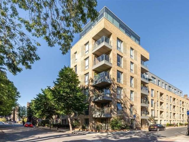 Flat for sale in South Lambeth, Greater London