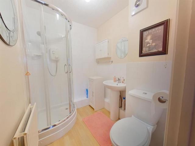 Flat for sale in Fareham, Hampshire