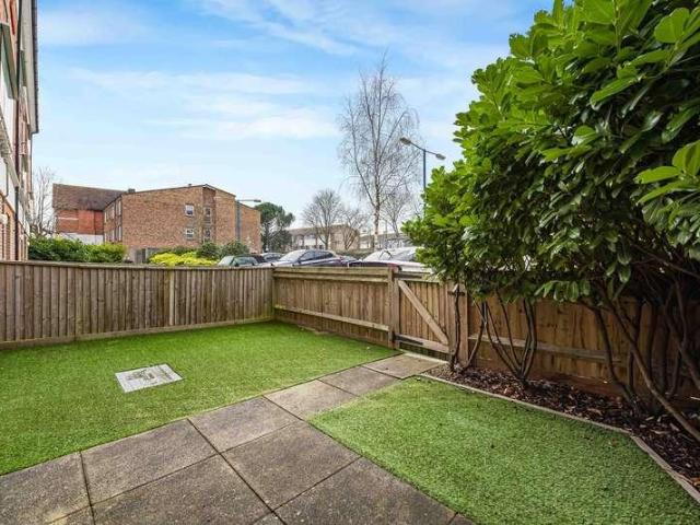 Flat for sale in Chatterton Village, Greater London