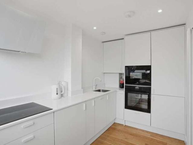 Flat for sale in Cramond, Scotland