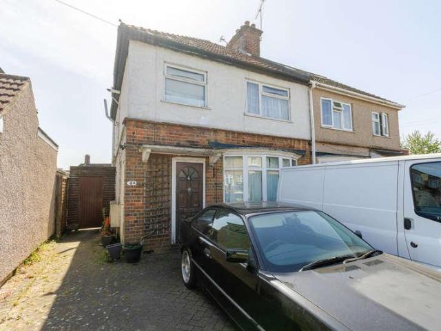 Flat for sale in North Watford