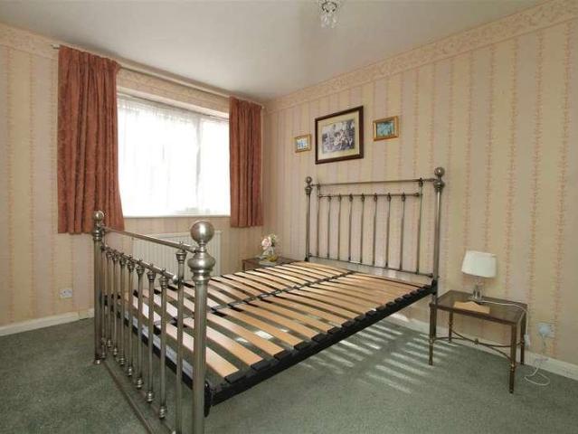 Flat for sale in Beckenham, Greater London