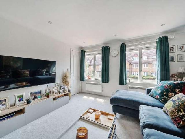 Flat for sale in Barnet, New Barnet