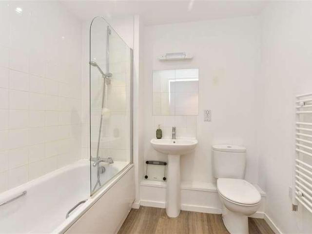 Flat for sale in Regent Quay, Oad Street