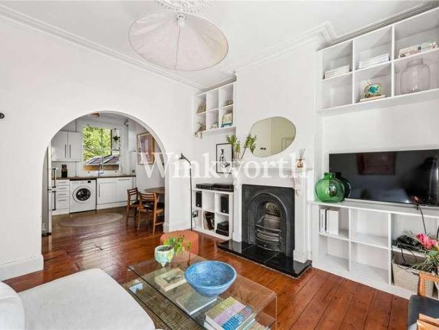 Flat for sale in South Tottenham, Greater London
