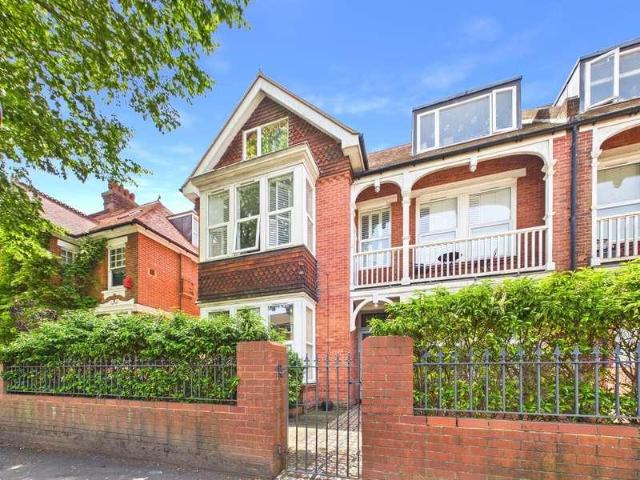 Flat for sale in Brunswick