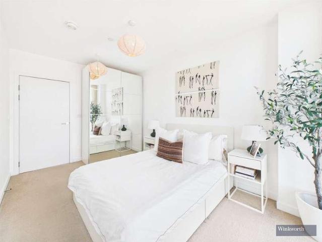 Flat for sale in Greater London