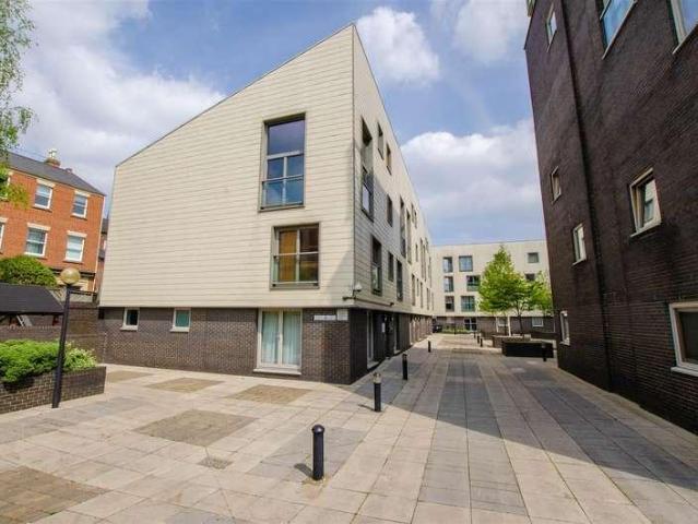Flat for sale in East Bank, Norfolk