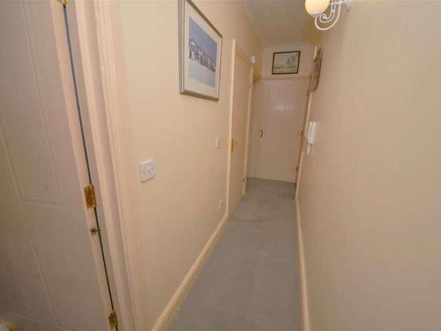 Flat for sale in Tenby, Wales