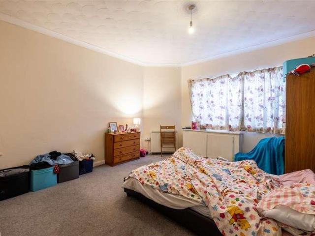 Flat for sale in Boston
