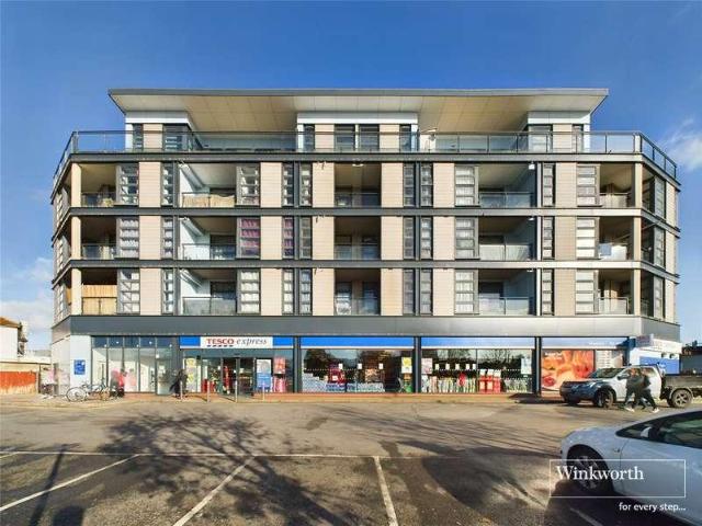 Flat for sale in Preston, Greater London