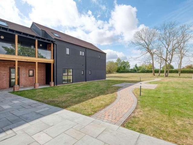 Flat for sale in Hanbury, Crookhill