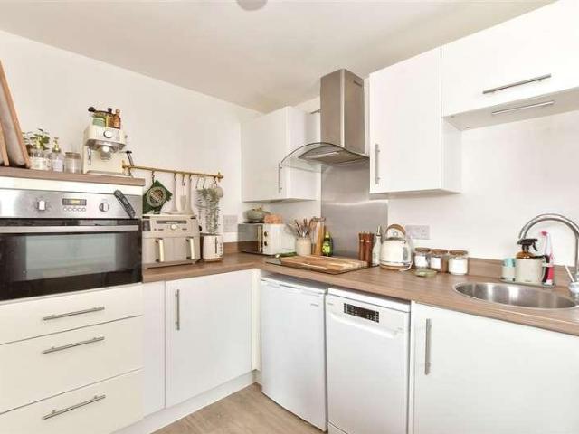 Flat for sale in Osborne, East Cowes
