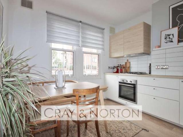 Flat for sale in London Borough of Croydon, Greater London