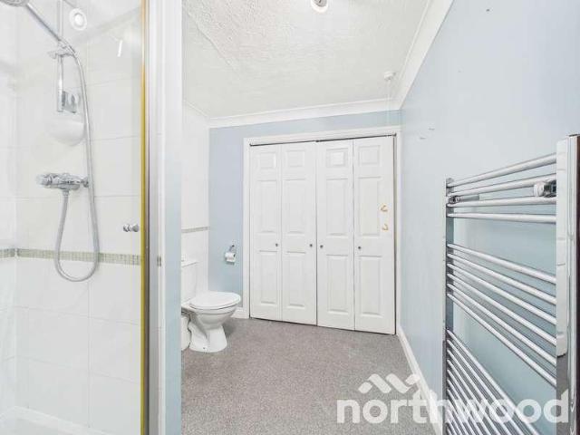 Flat for sale in Godinton Park, Bridgefield