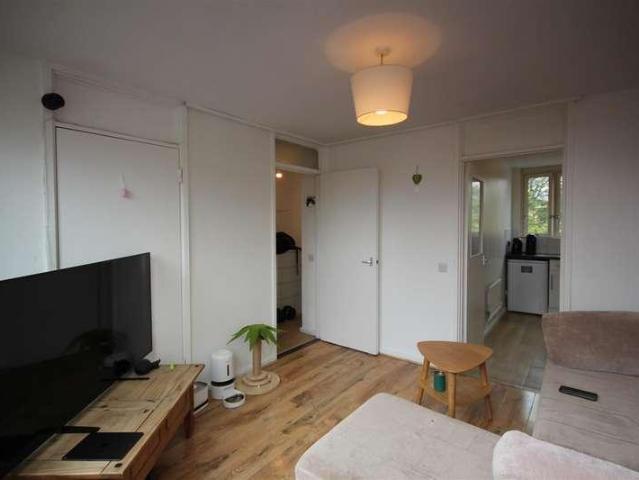 Flat for sale in Bermondsey, Greater London