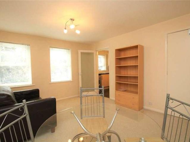 Flat for sale in Katesgrove, Reading