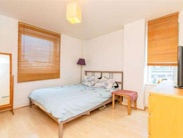 Flat for sale in Blackfriars, Salford