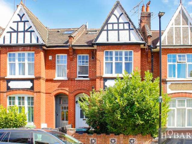 Flat for sale in Hornsey, Greater London